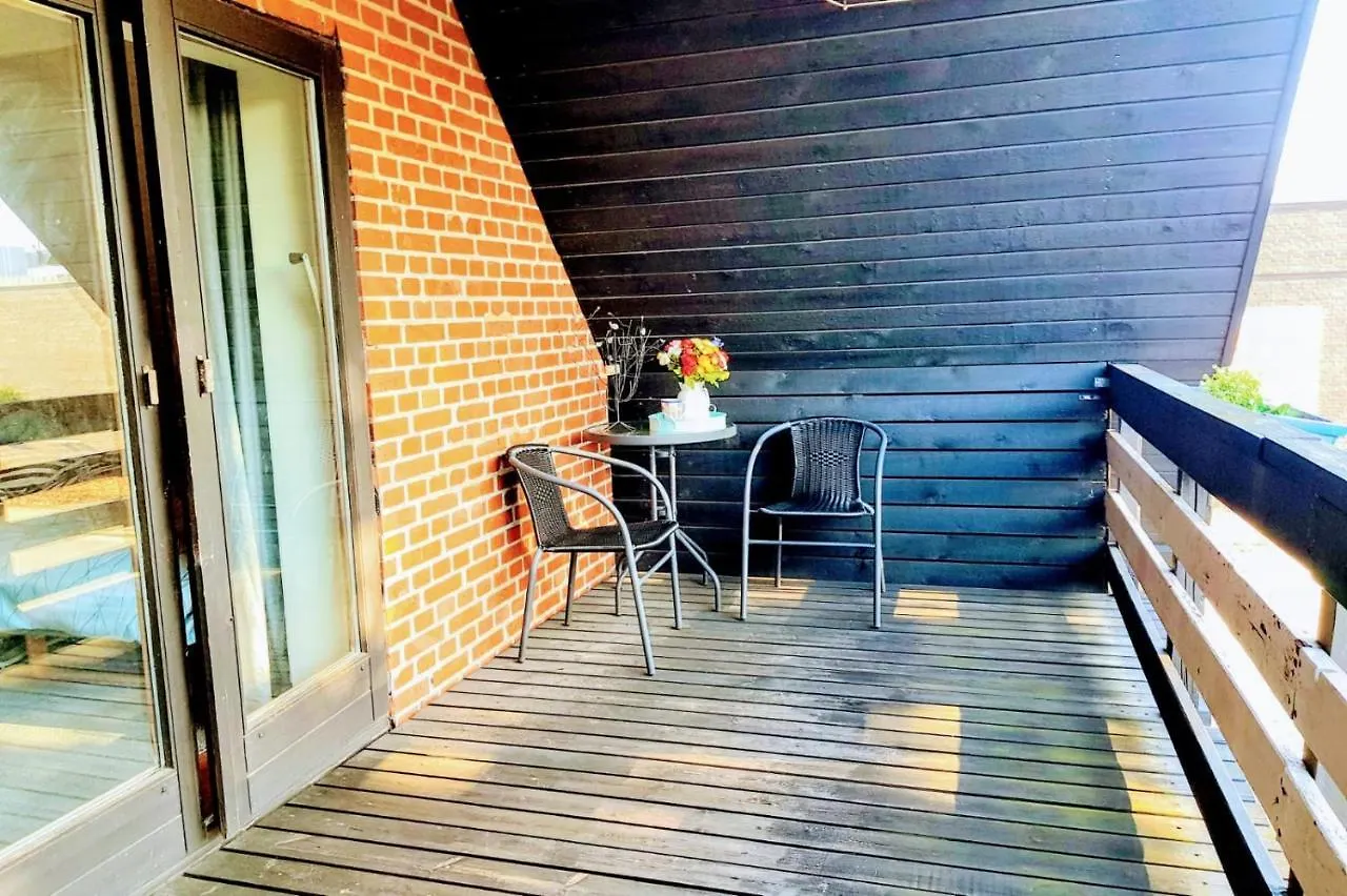5 Minute Walk To Lego - 2 Bedrooms Loft Floor With Balcony location